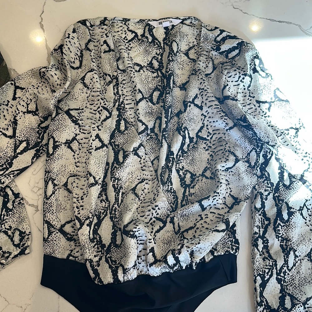 v neck bodysuit